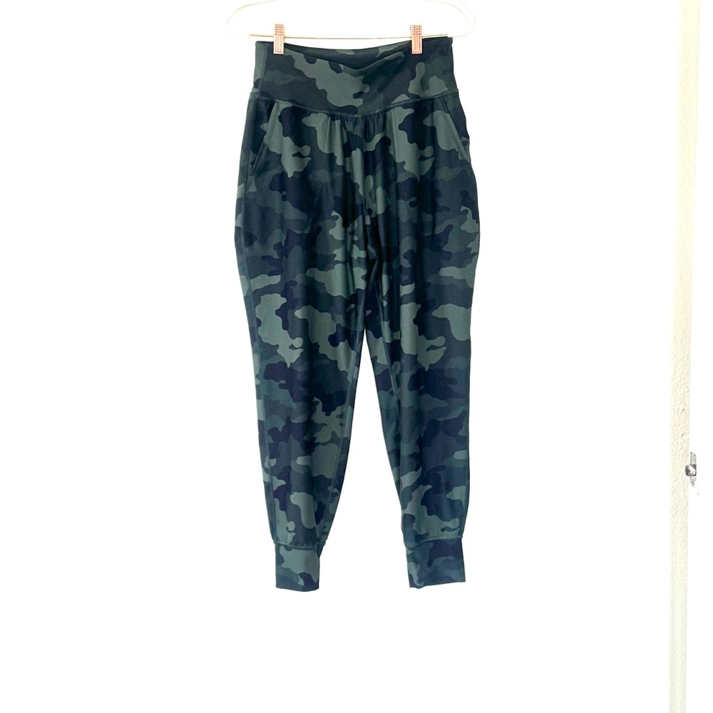 Old Navy Active Joggers Camo Power soft High Rise Go-Dry Pants M - Picture 2 of 10